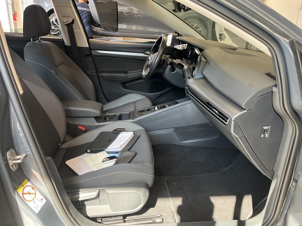 Volkswagen Golf 2022 г. Серый, пробег 51280 км