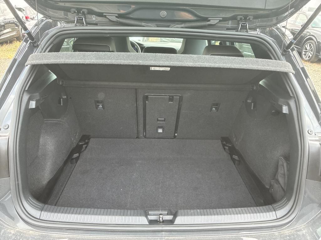 Volkswagen Golf 2024 г. Серый, пробег 55538 км