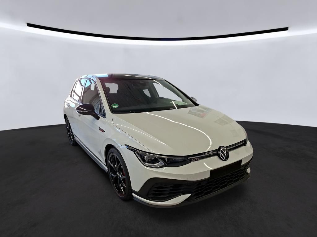 Volkswagen Golf 2023 г. Белый, пробег 57846 км