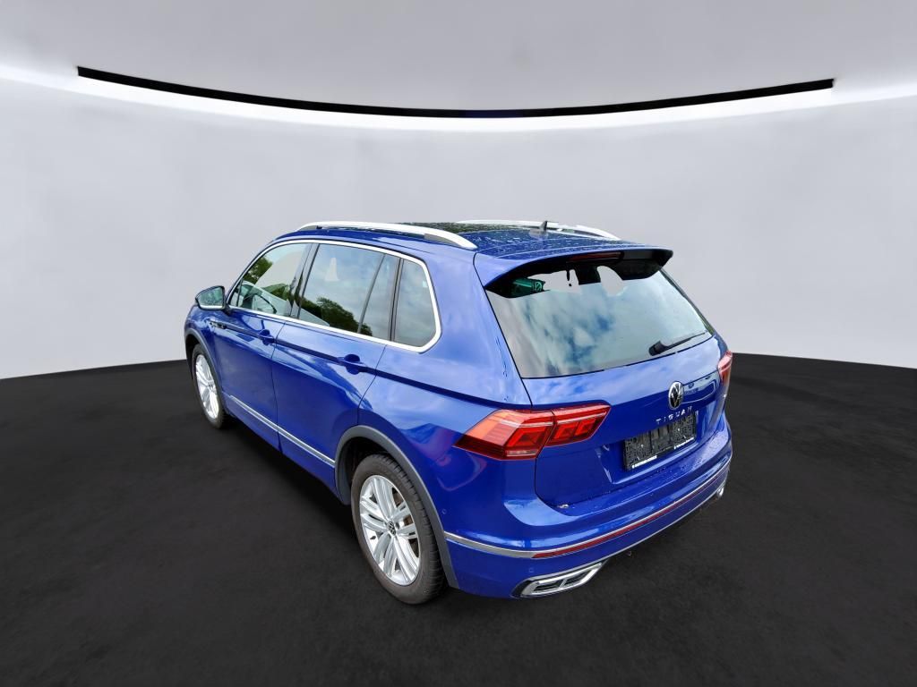 Volkswagen Tiguan 2023 г. Синий, пробег 53241 км