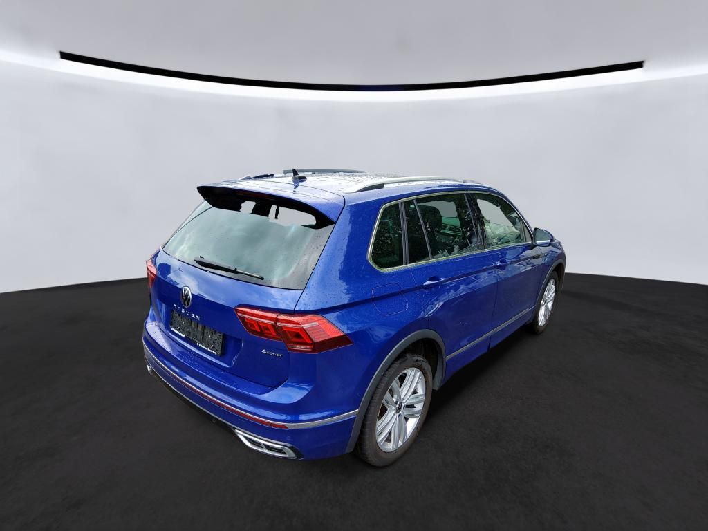 Volkswagen Tiguan 2023 г. Синий, пробег 53241 км