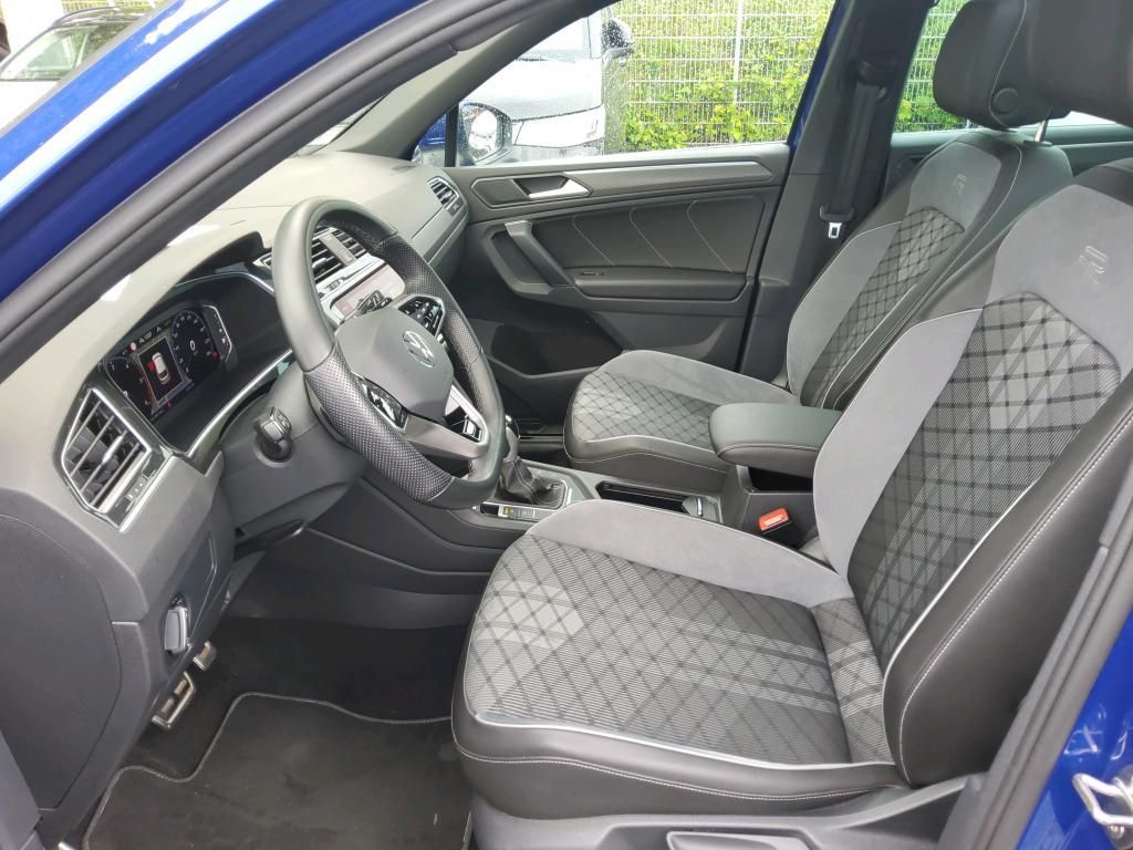 Volkswagen Tiguan 2023 г. Синий, пробег 53241 км
