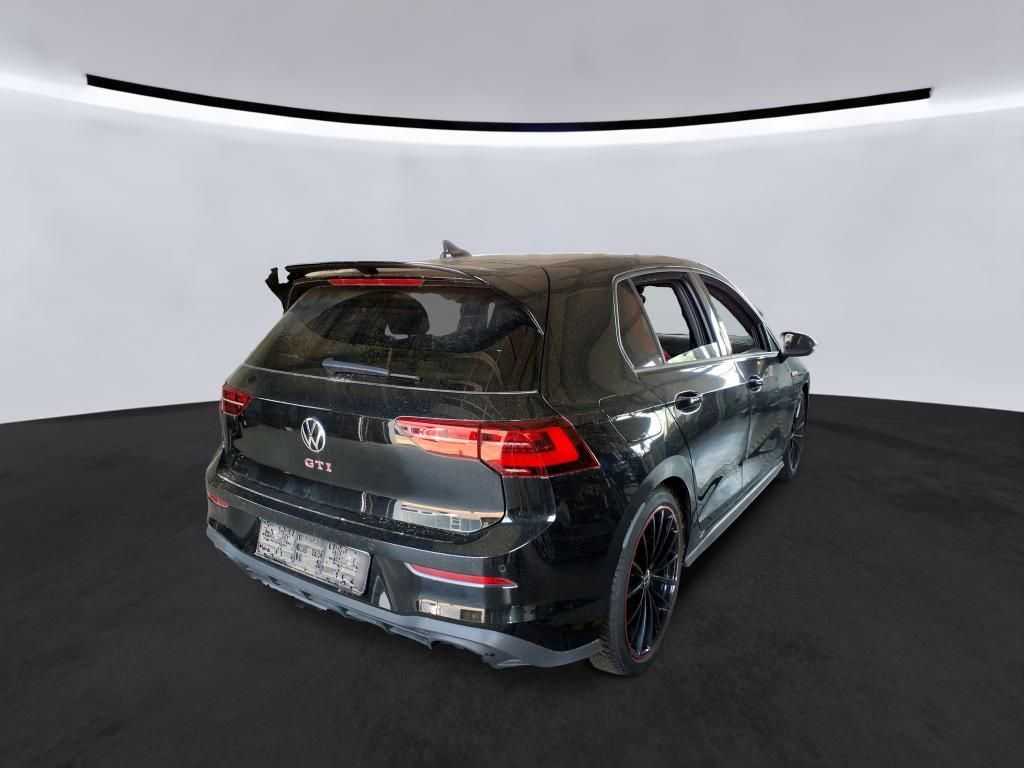 Volkswagen Golf 2024 г. Чёрный, пробег 52977 км