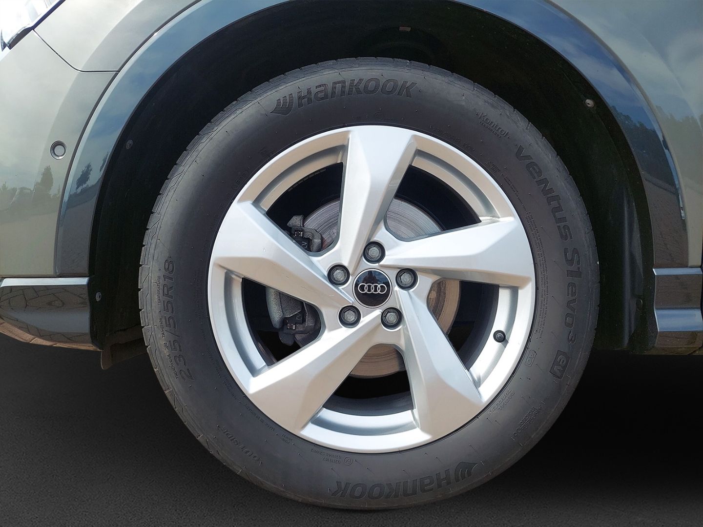 Audi Q3 2022 г. Серый, пробег 33458 км