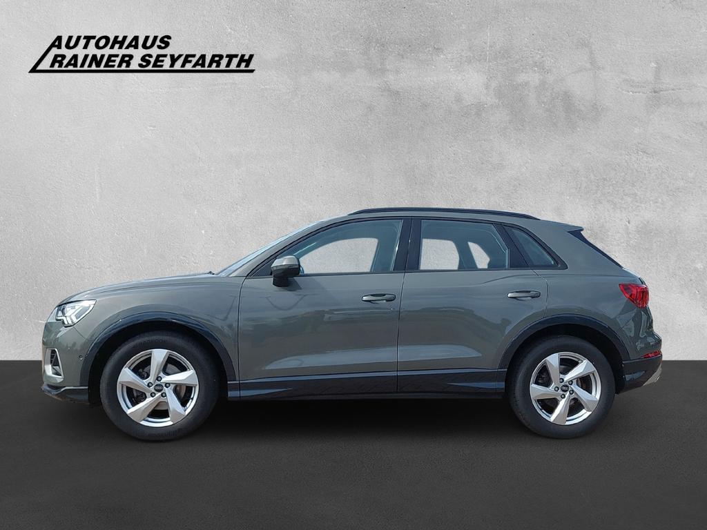 Audi Q3 2022 г. Серый, пробег 33458 км