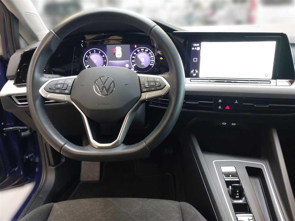 Volkswagen Golf 2024 г. Синий, пробег 22448 км