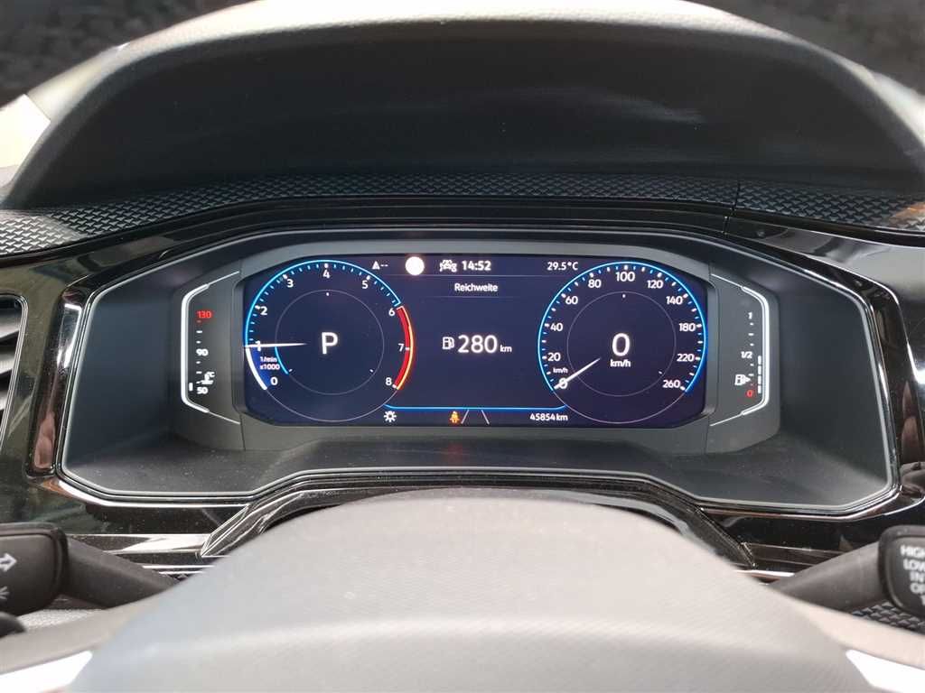 Volkswagen Polo 2024 г. Серый, пробег 45853 км