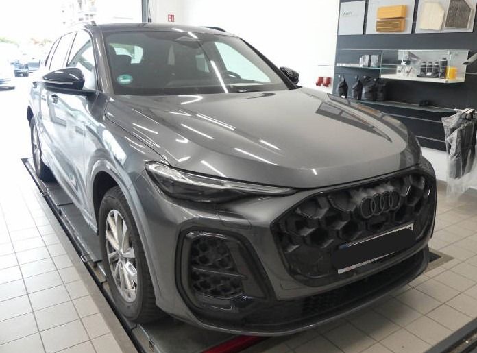 Audi Q5 2025 г. Серый, пробег 20806 км