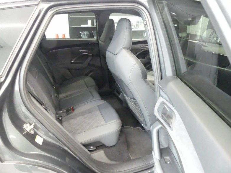 Audi Q5 2025 г. Серый, пробег 20806 км