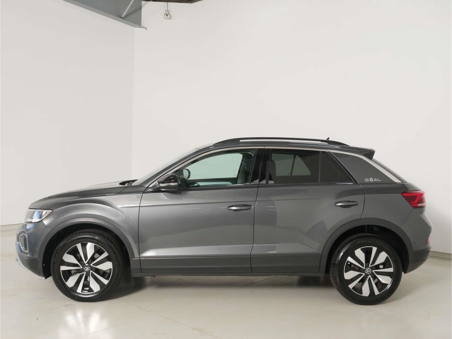 Volkswagen T-Roc 2025 г. Серый, пробег 24386 км