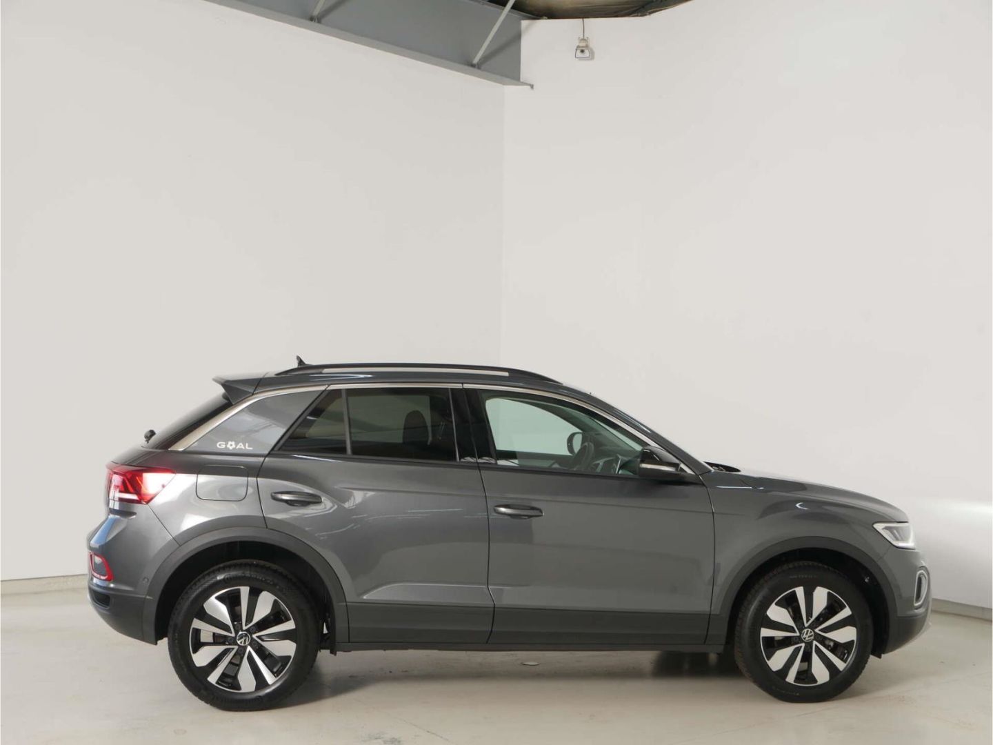 Volkswagen T-Roc 2025 г. Серый, пробег 24386 км