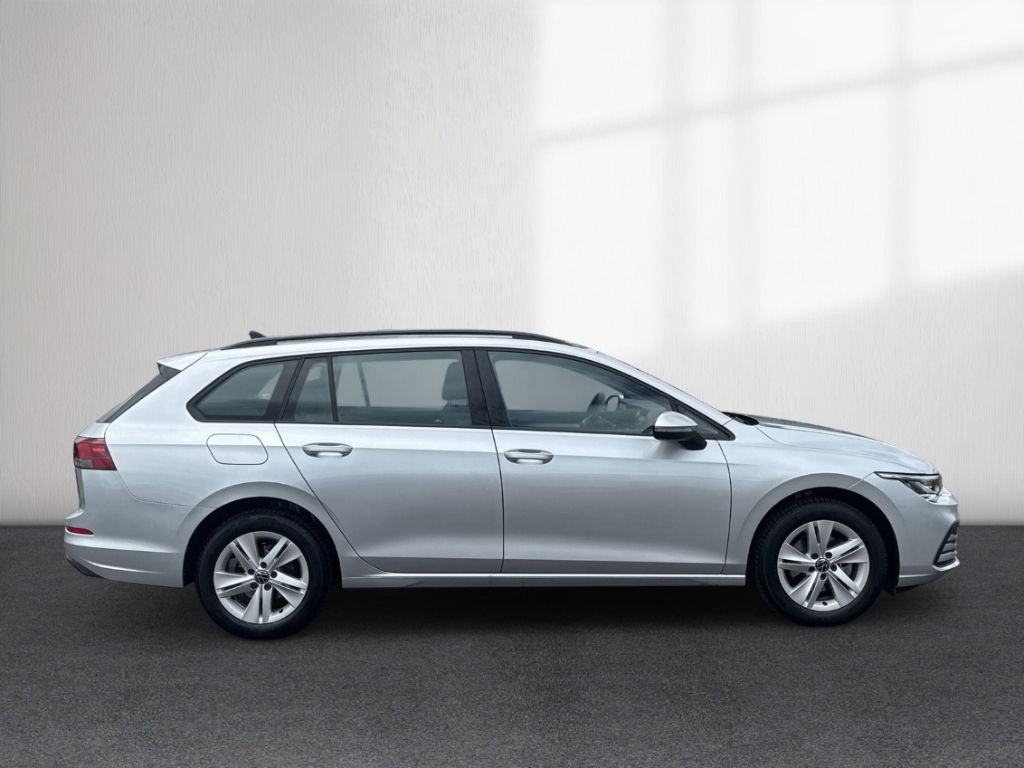 Volkswagen Golf 2024 г. Серебристый, пробег 8498 км