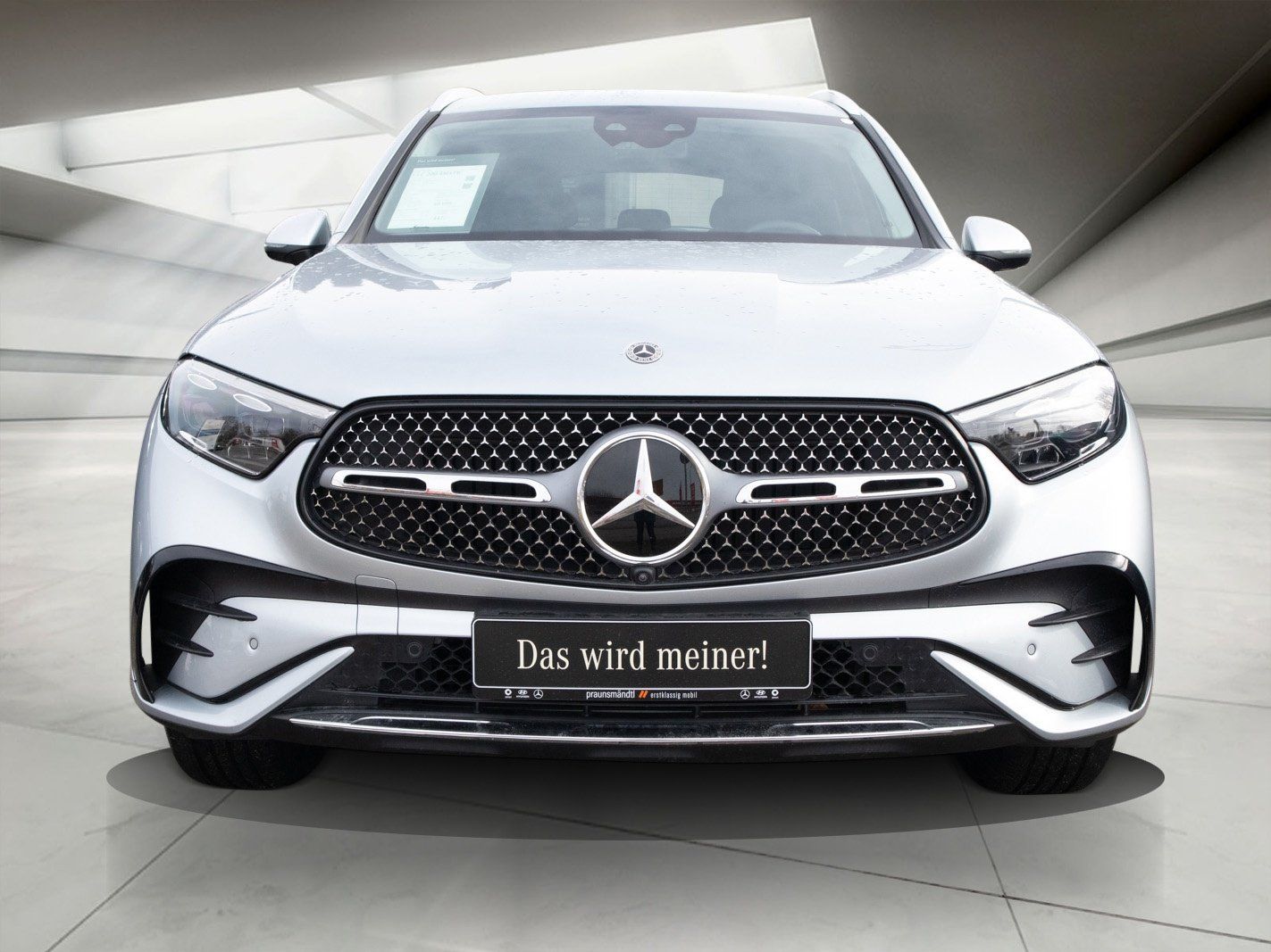 Mercedes-Benz GLC 200 2022 г. Серебристый, пробег 27300 км