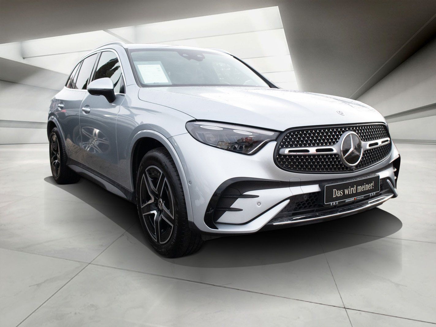 Mercedes-Benz GLC 200 2022 г. Серебристый, пробег 27300 км