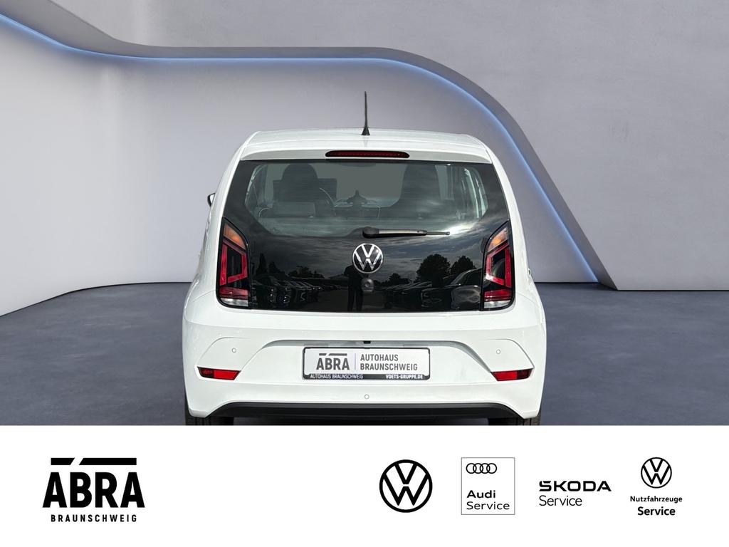 Volkswagen up! 2023 г. Белый, пробег 38000 км