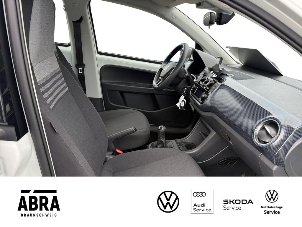 Volkswagen up! 2023 г. Белый, пробег 38000 км
