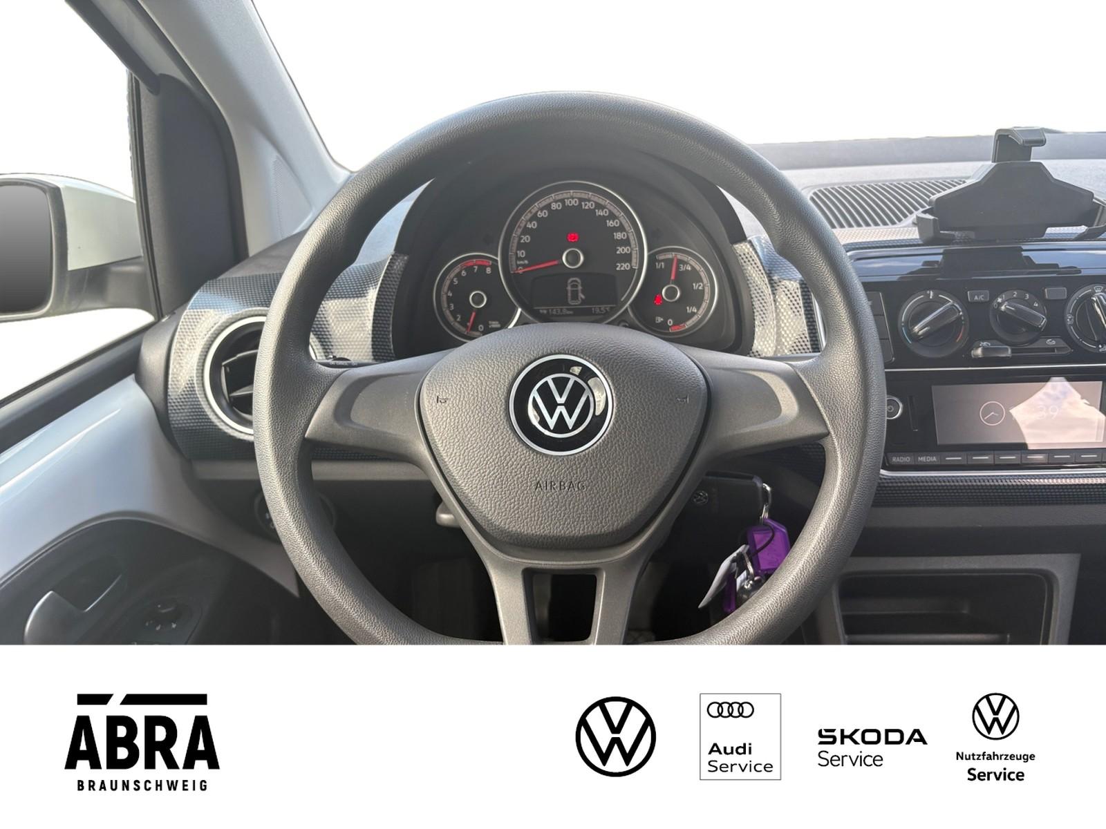Volkswagen up! 2023 г. Белый, пробег 39250 км