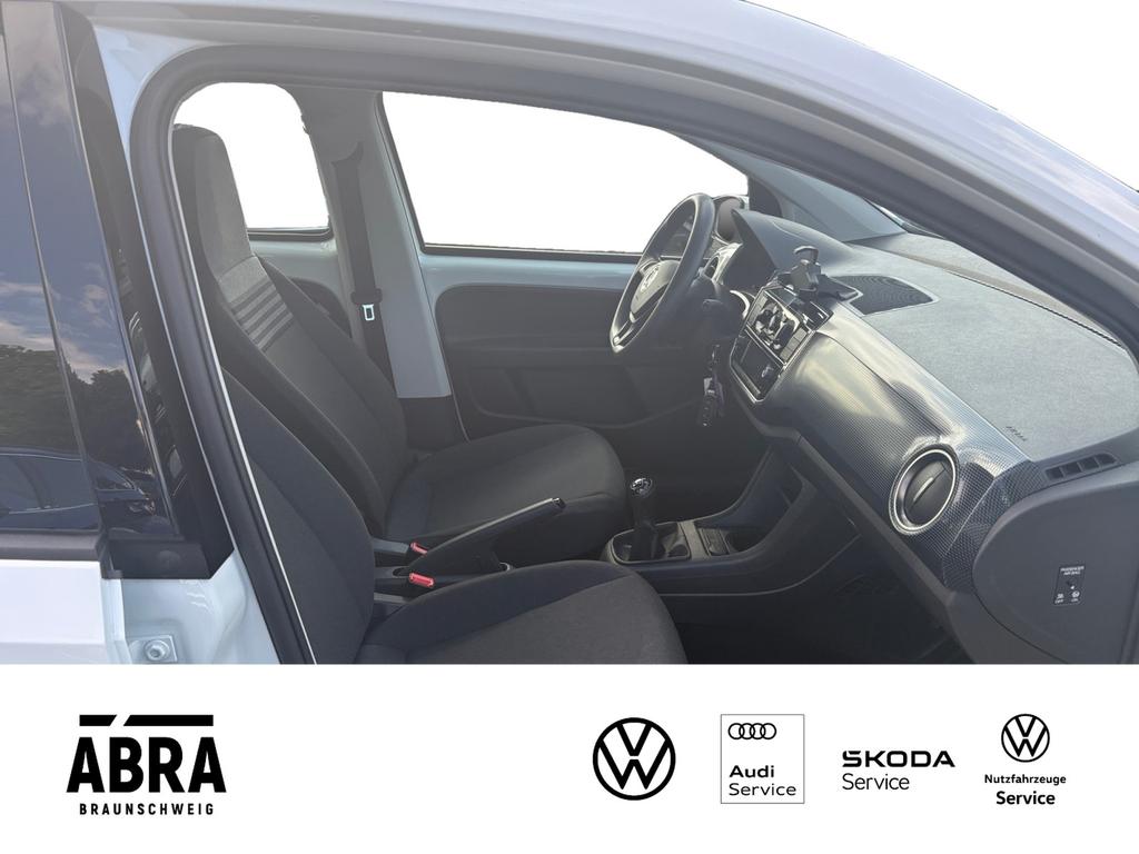 Volkswagen up! 2023 г. Белый, пробег 39250 км