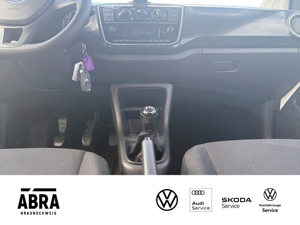 Volkswagen up! 2023 г. Белый, пробег 39250 км