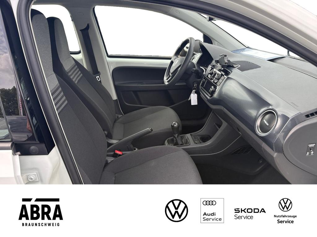 Volkswagen up! 2023 г. Белый, пробег 59950 км