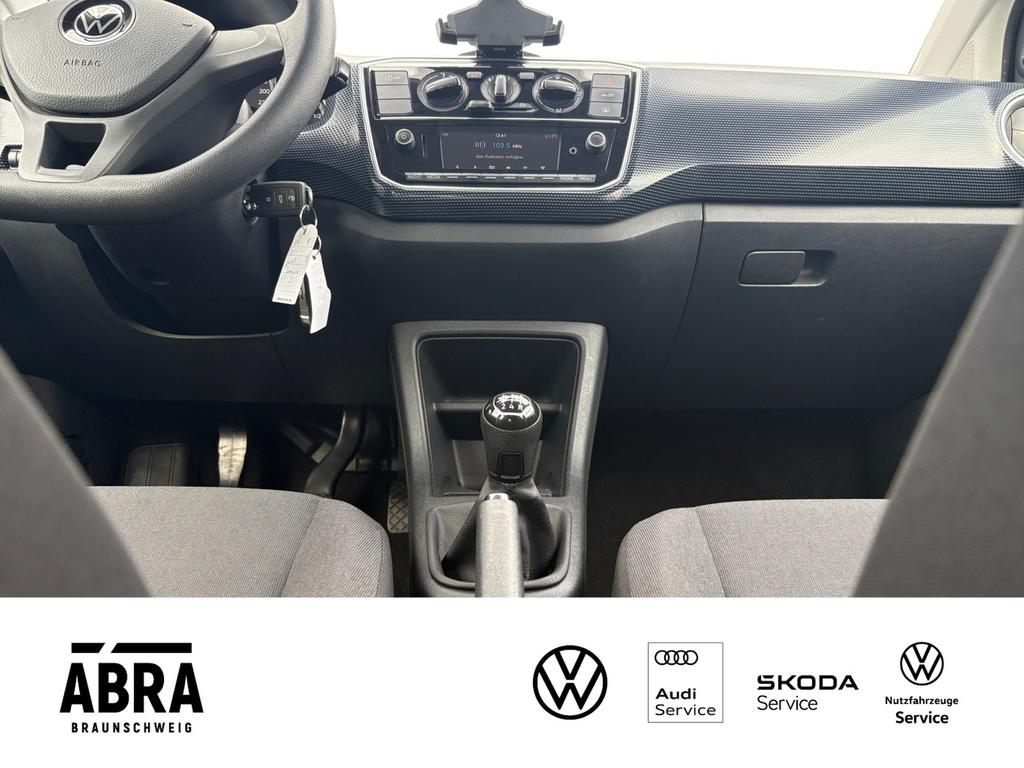 Volkswagen up! 2023 г. Белый, пробег 59950 км