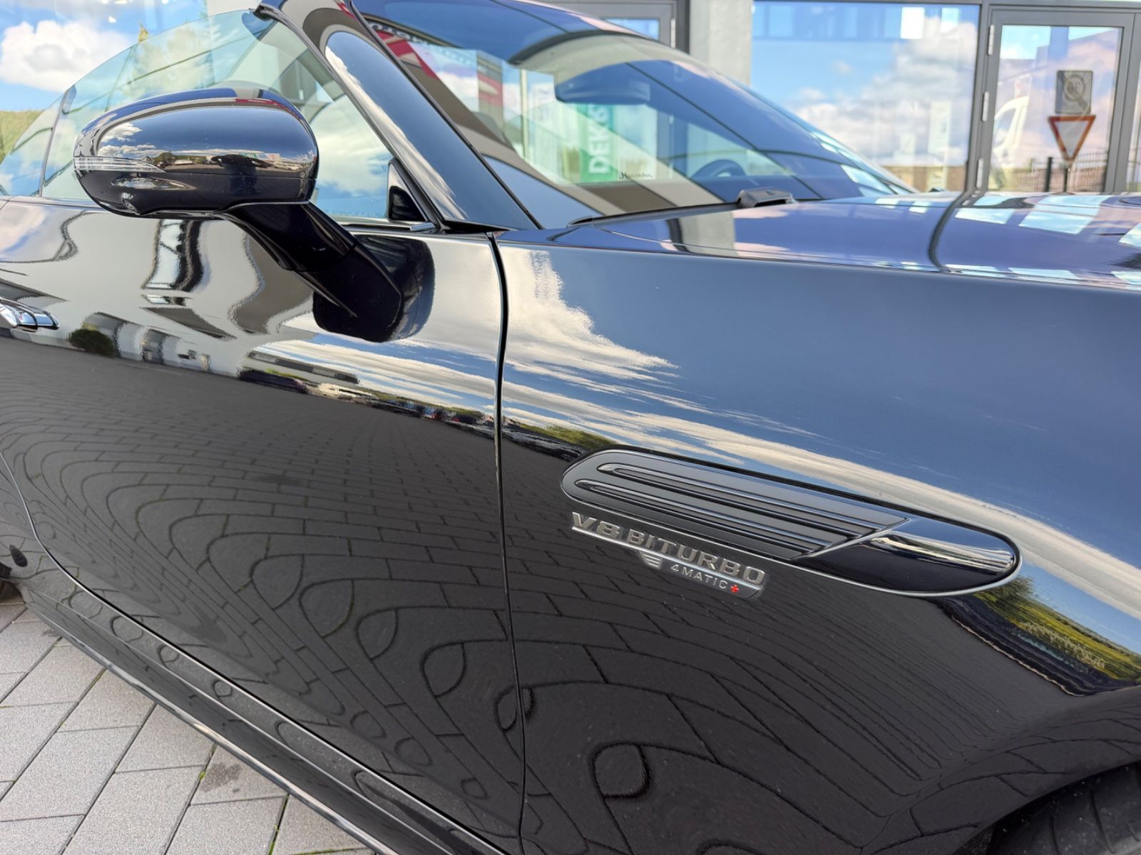 Mercedes-Benz SL 63 AMG 2025 г. Чёрный, пробег 9850 км