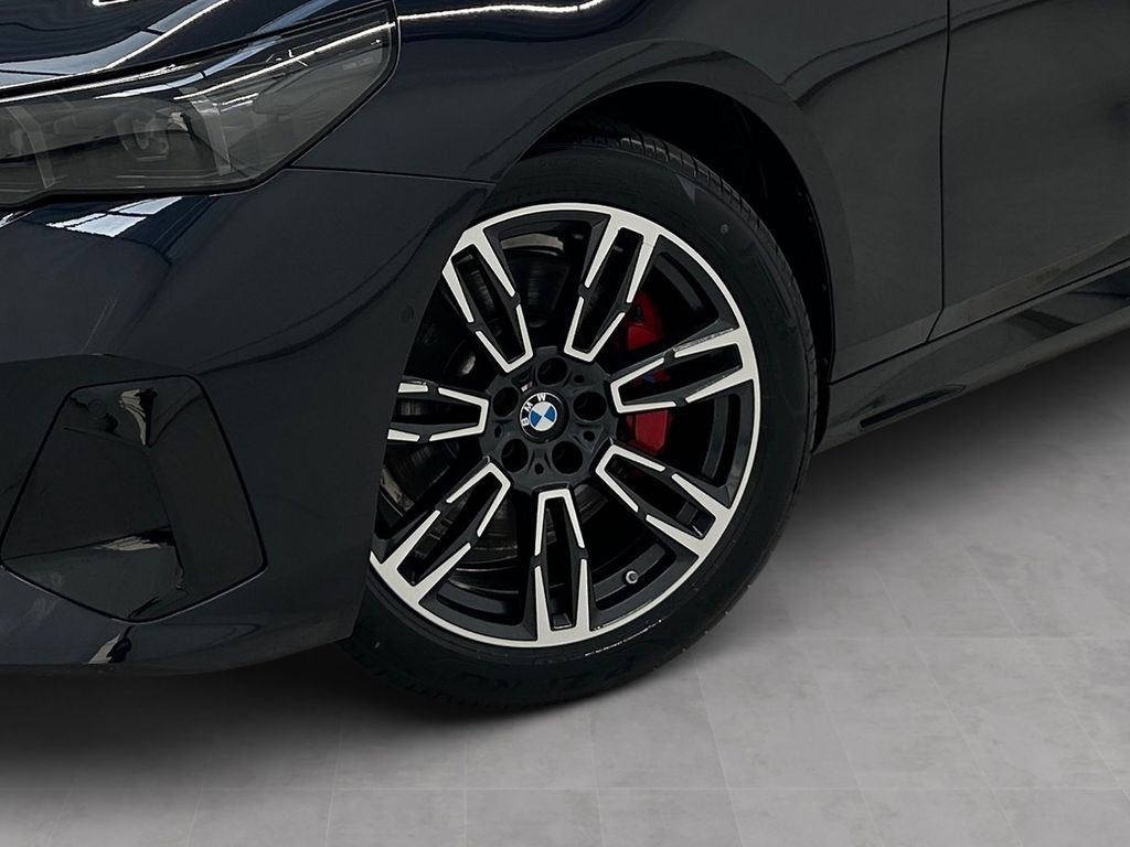 BMW 520 2025 г. Чёрный, пробег 10956 км