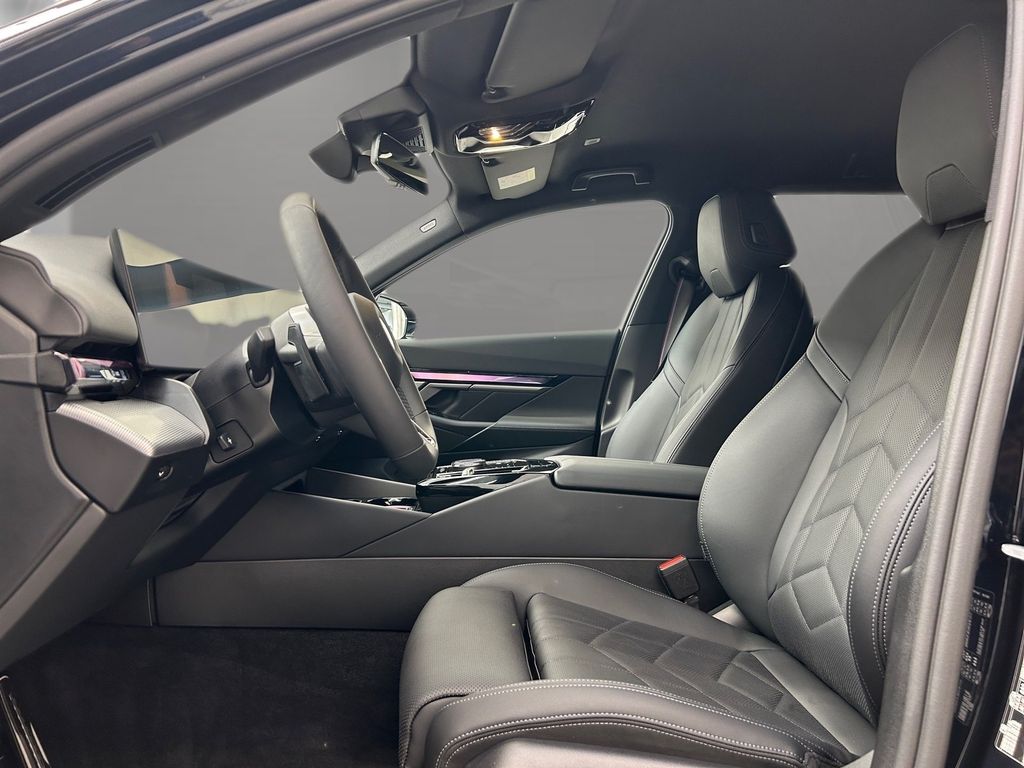 BMW 520 2025 г. Чёрный, пробег 10956 км
