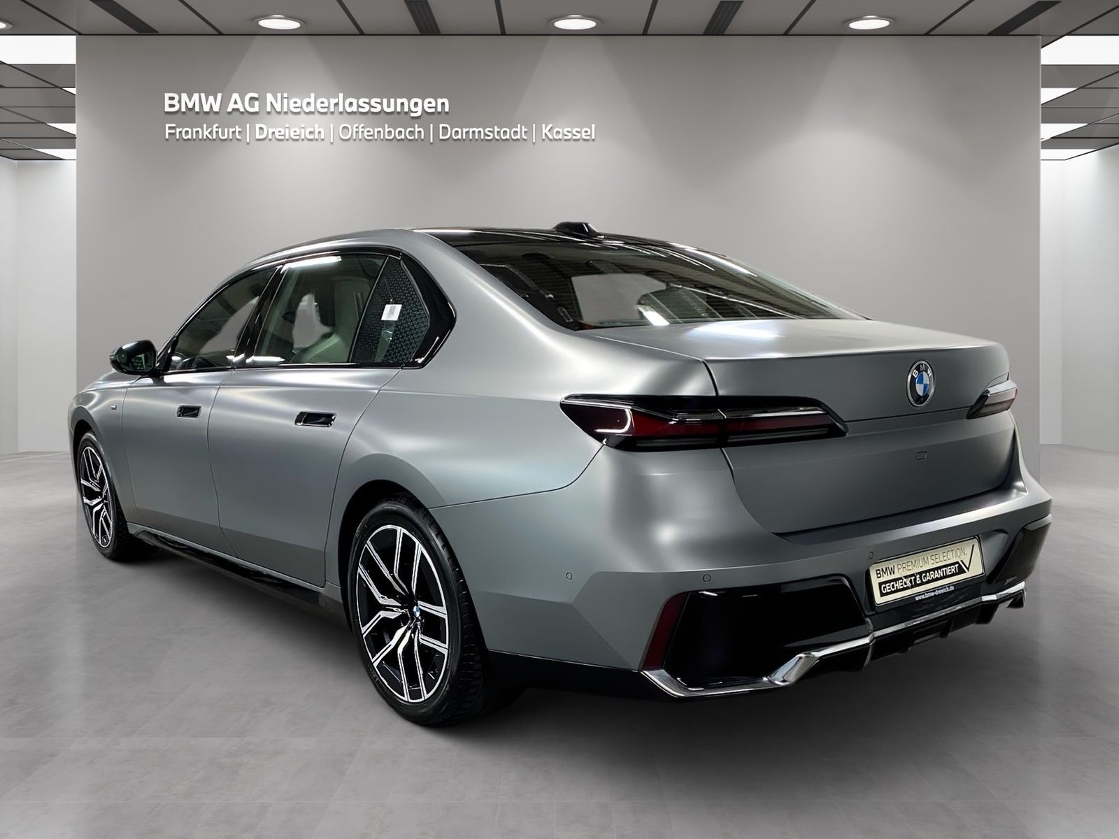 BMW 740 2023 г. Серый, пробег 47804 км