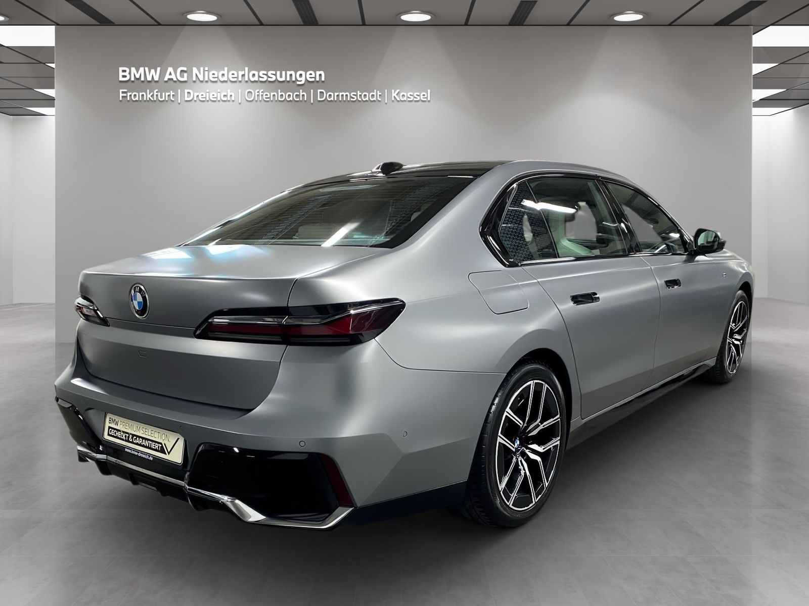 BMW 740 2023 г. Серый, пробег 47804 км
