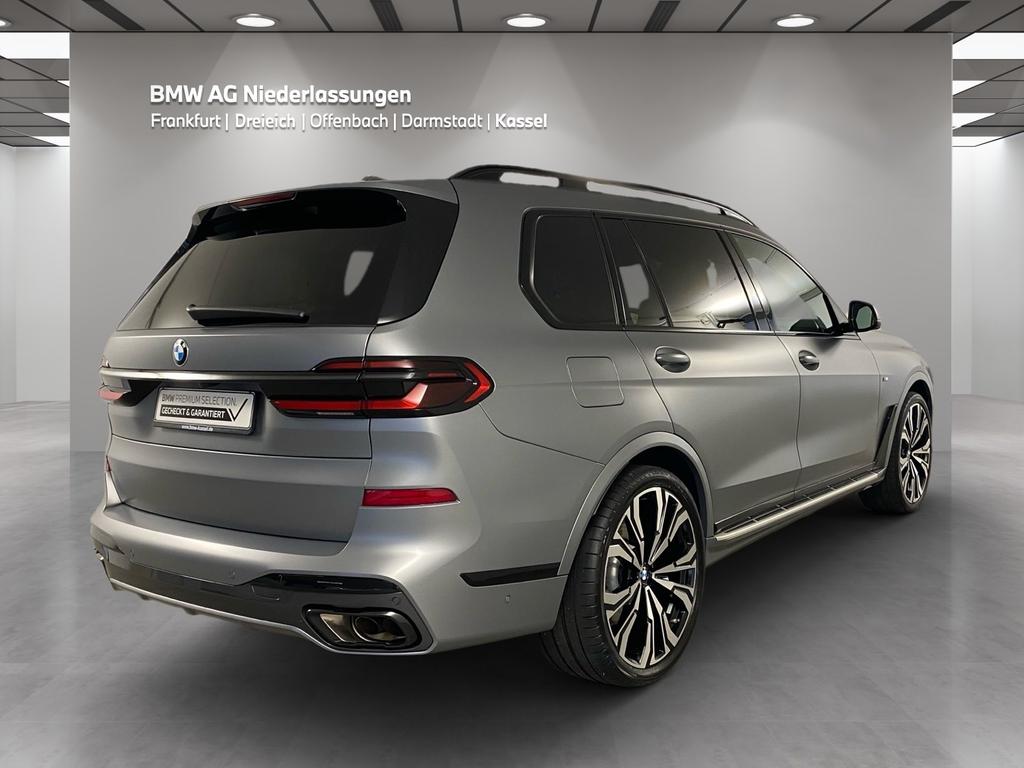 BMW X7 2024 г. Серый, пробег 33598 км