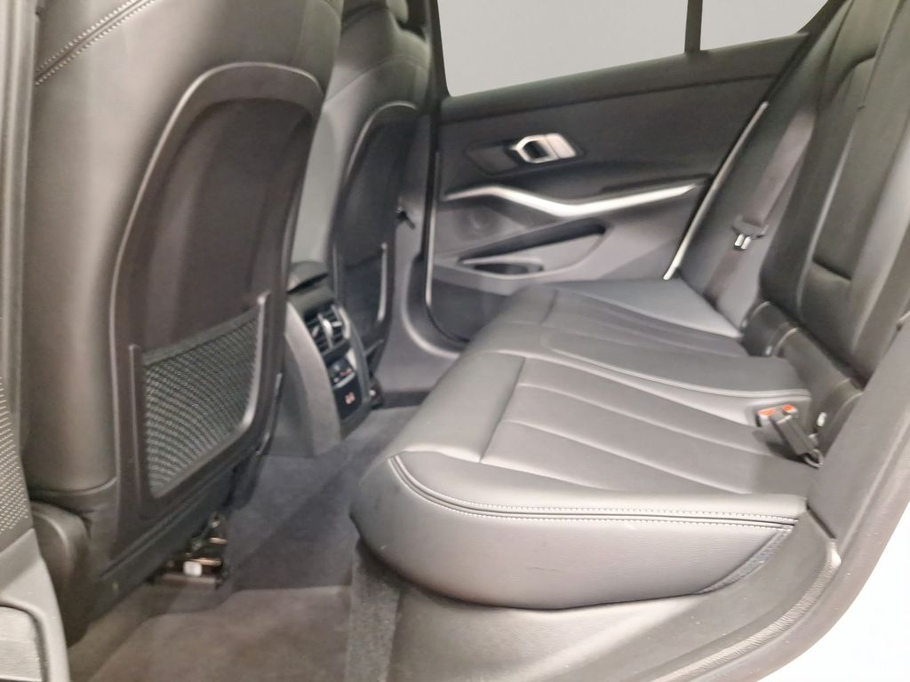 BMW 320 2023 г. Белый, пробег 55364 км
