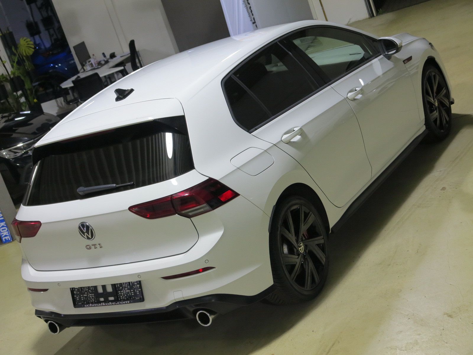 Volkswagen Golf 2022 г. Белый, пробег 43100 км