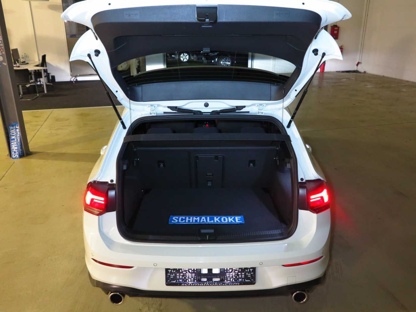 Volkswagen Golf 2022 г. Белый, пробег 43100 км