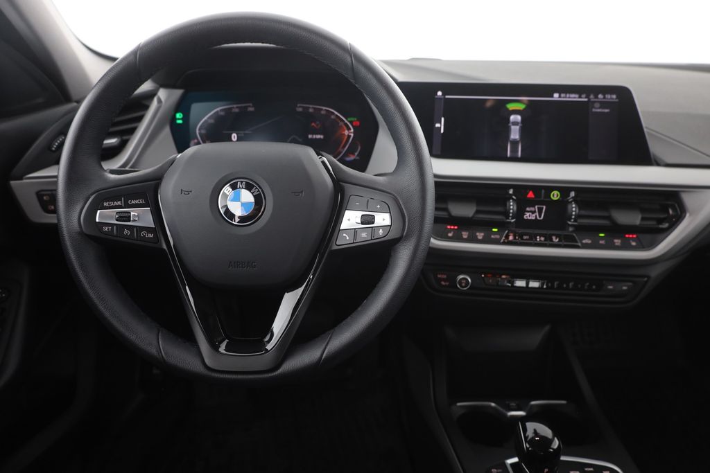 BMW 118 2024 г. Синий, пробег 42269 км