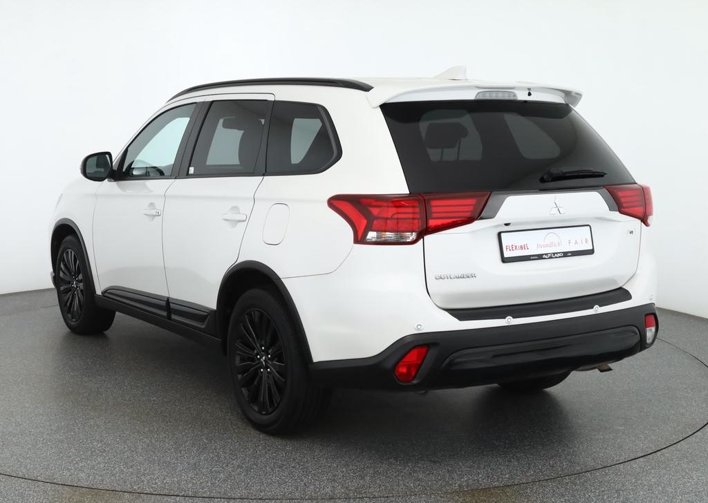 Mitsubishi Outlander 2021 г. Белый, пробег 42032 км