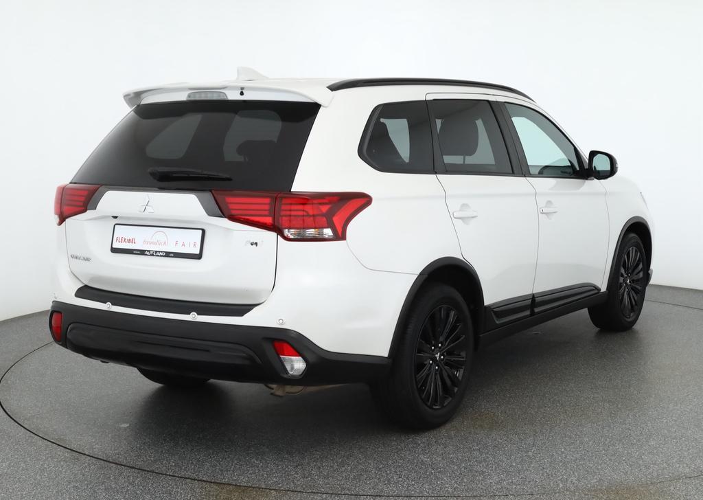 Mitsubishi Outlander 2021 г. Белый, пробег 42032 км