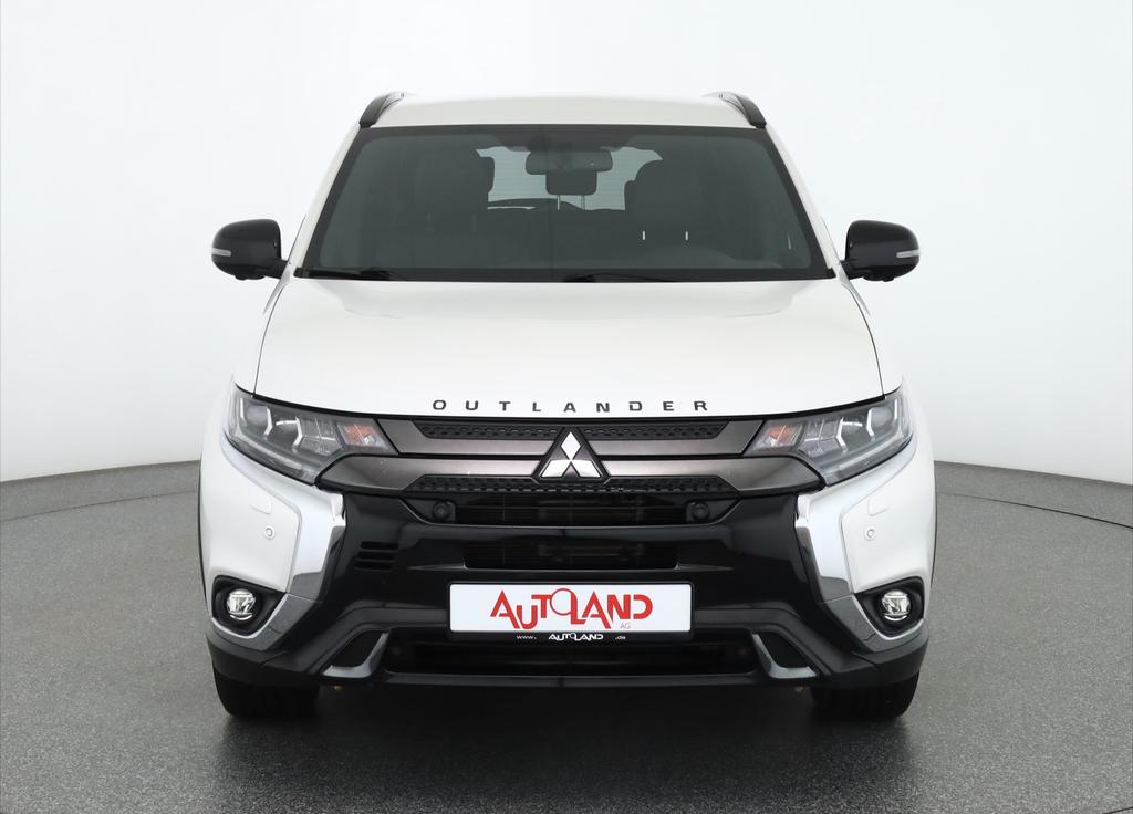 Mitsubishi Outlander 2021 г. Белый, пробег 42032 км