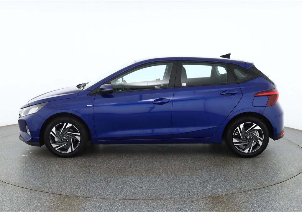 Hyundai i20 2024 г. Синий, пробег 57131 км