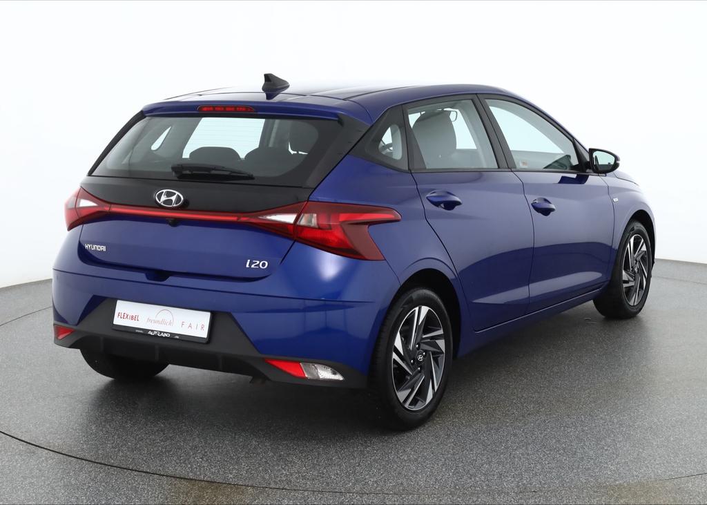 Hyundai i20 2024 г. Синий, пробег 57131 км