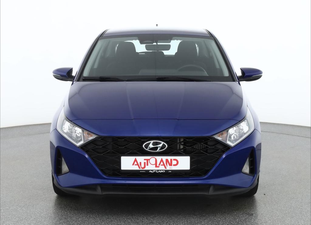 Hyundai i20 2024 г. Синий, пробег 57131 км