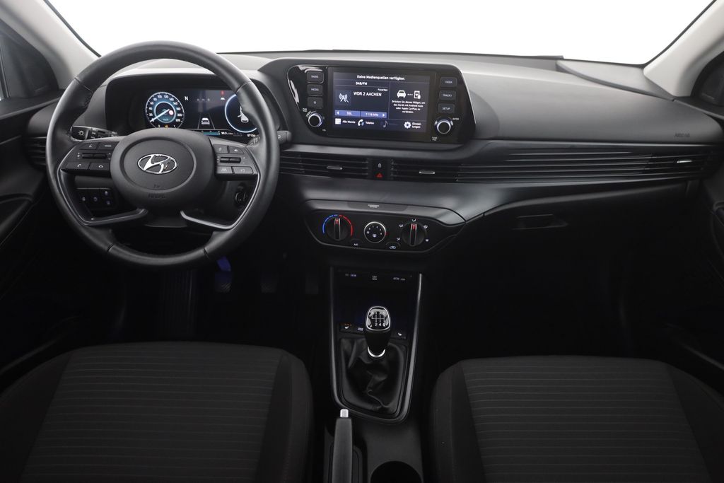 Hyundai i20 2024 г. Синий, пробег 57131 км