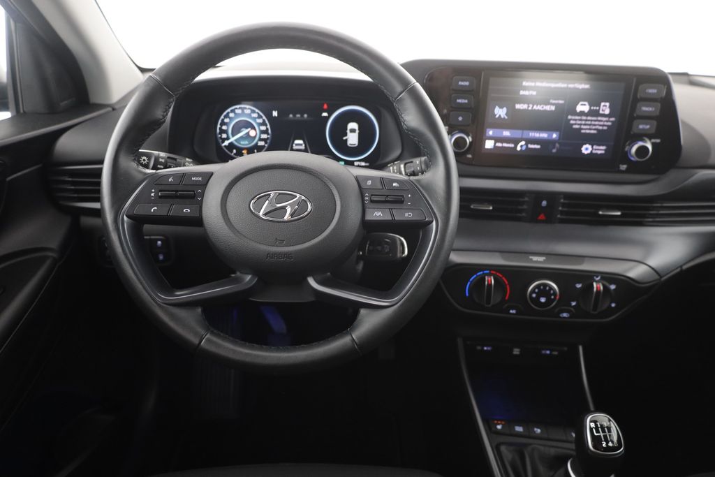 Hyundai i20 2024 г. Синий, пробег 57131 км