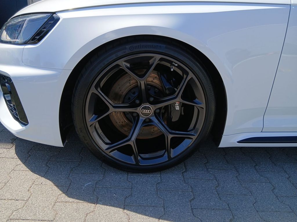 Audi RS4 2024 г. Белый, пробег 30311 км