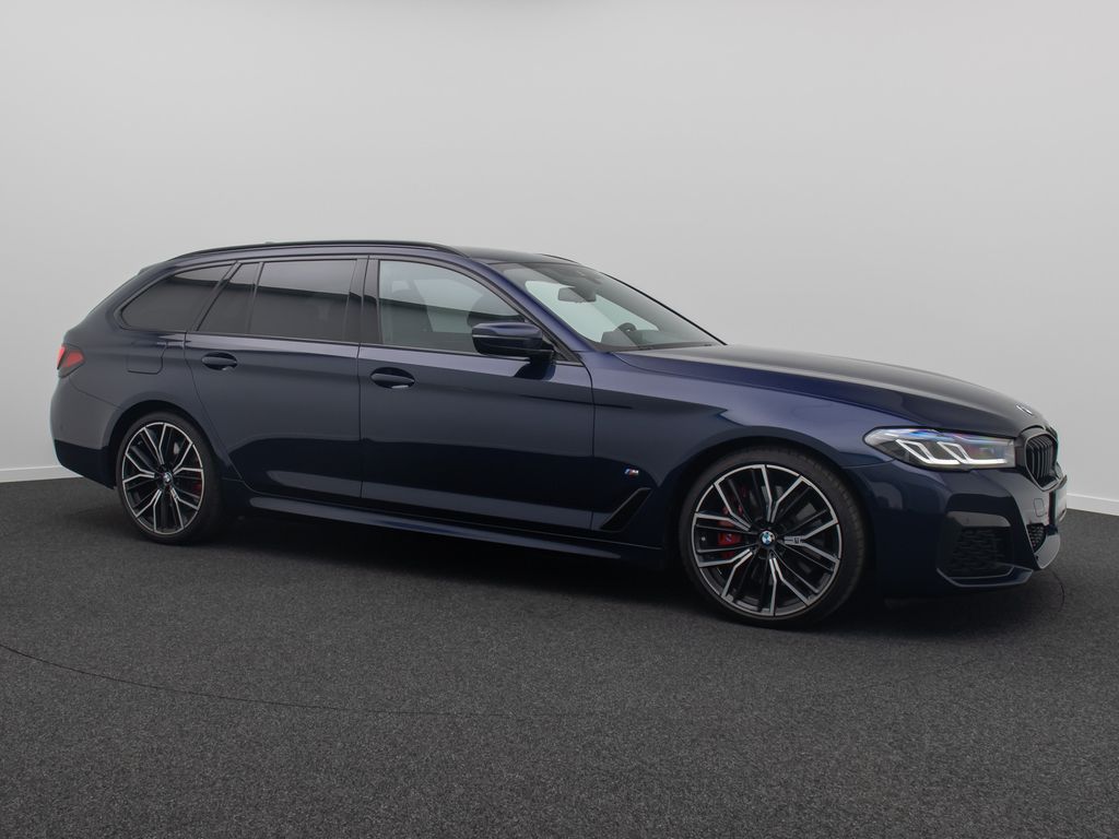 BMW 540 2022 г. Синий, пробег 52181 км