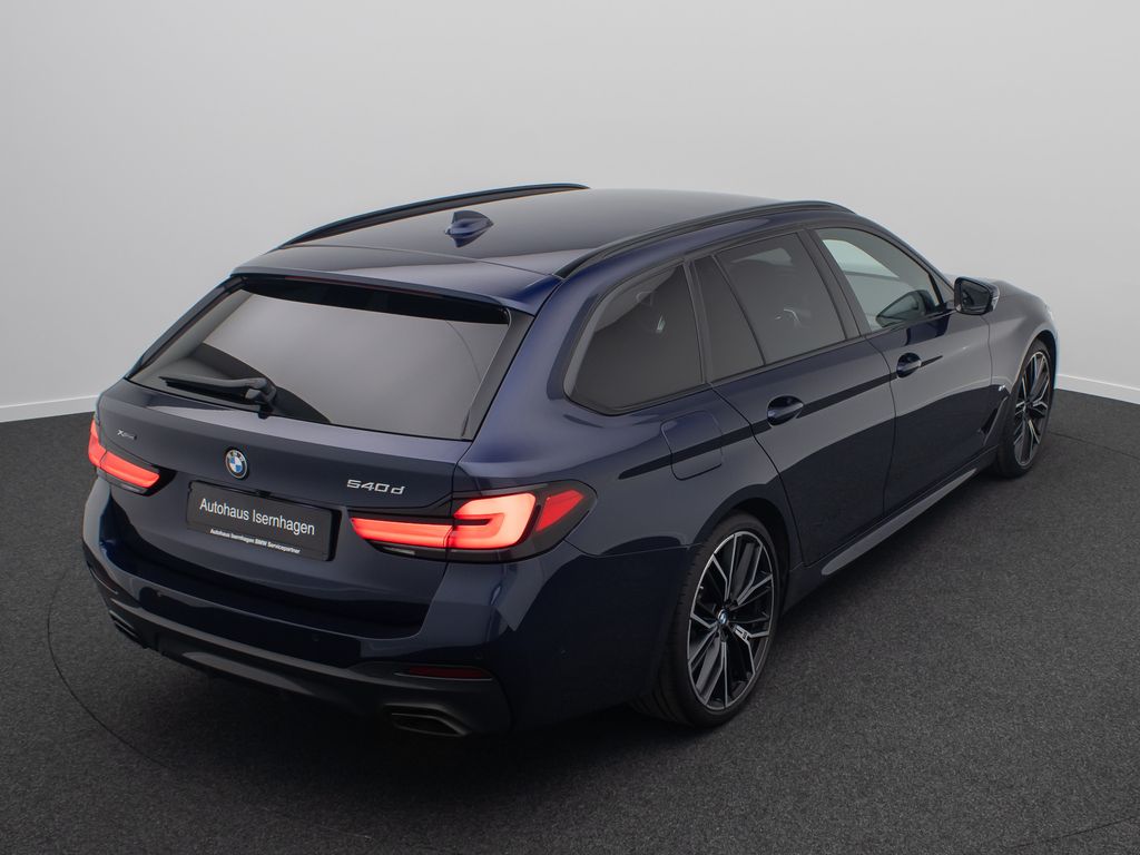 BMW 540 2022 г. Синий, пробег 52181 км