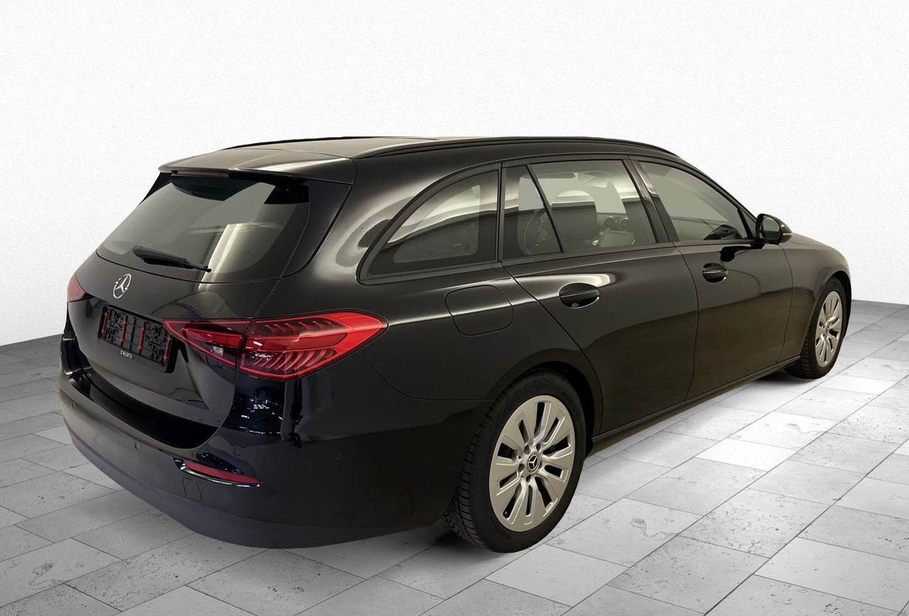 Mercedes-Benz C 220 2023 г. Чёрный, пробег 59258 км