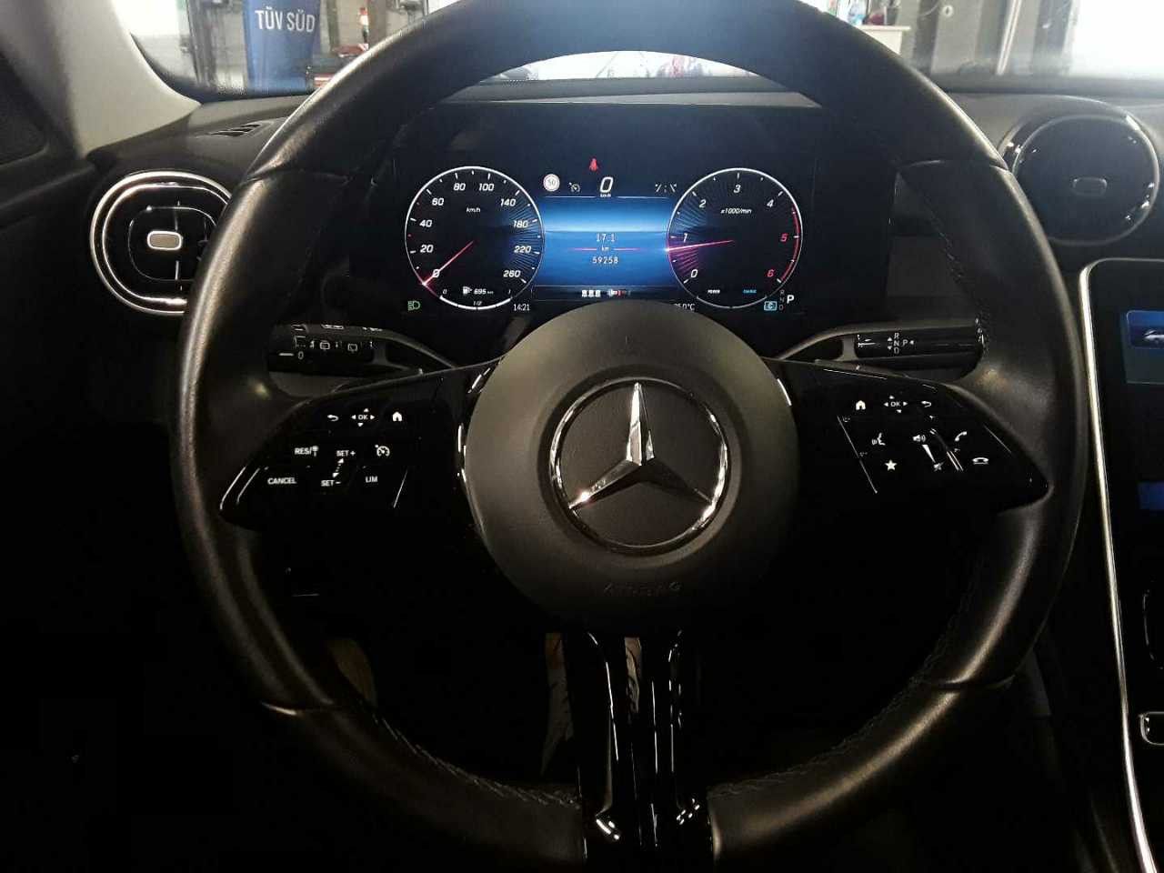 Mercedes-Benz C 220 2023 г. Чёрный, пробег 59258 км