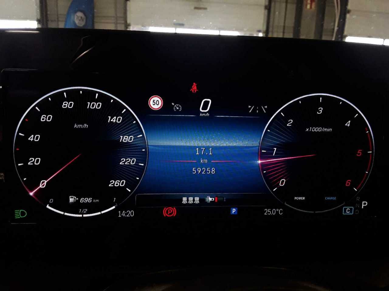 Mercedes-Benz C 220 2023 г. Чёрный, пробег 59258 км