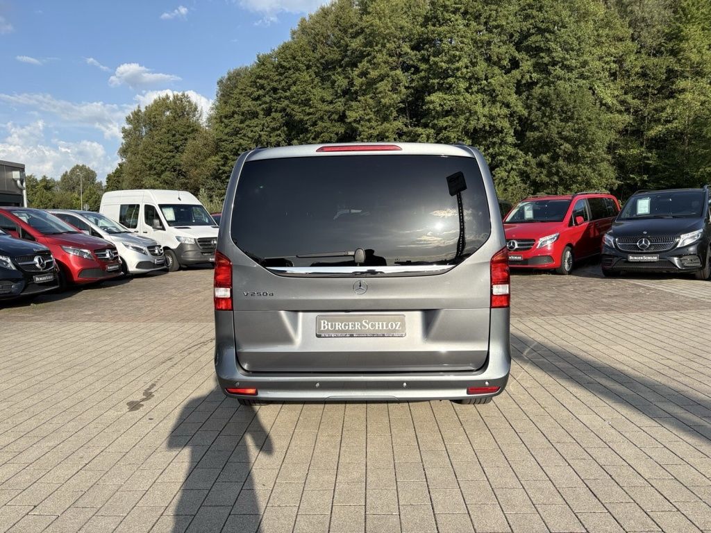 Mercedes-Benz V 250 2022 г. Серый, пробег 40914 км